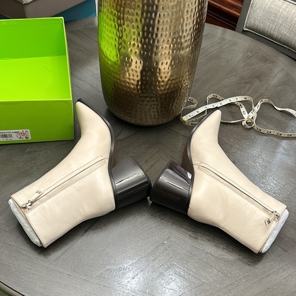 SAM EDELMAN Women's Winnie Block-Heel Booties - Picture 9 of 11